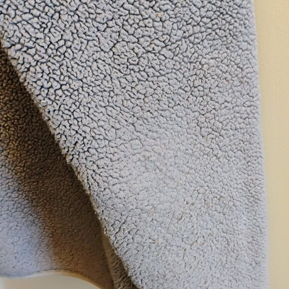 The North Face Women's Osito 2 Jacket - Grey Silken Sherpa Fleece - Picture 14 of 16